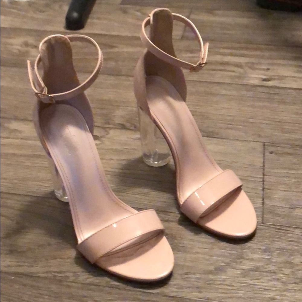 KYcloset1107 presents